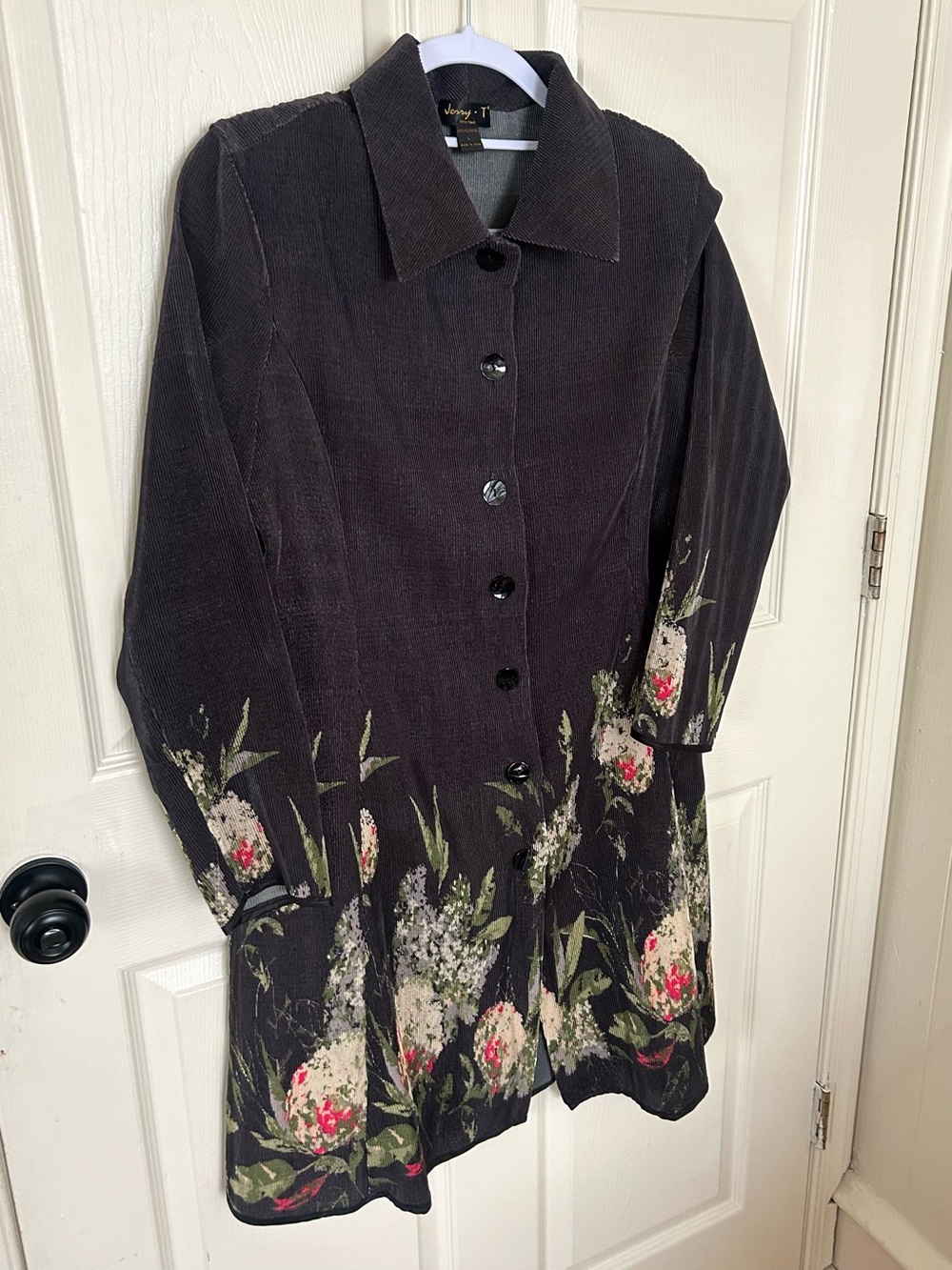 Jenny T Longline Floral Shacket Size Large Lagen Look Button Down Collared